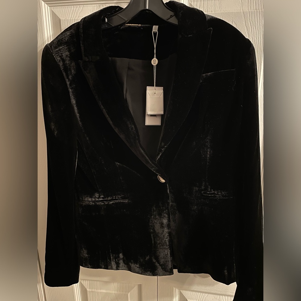 Elie Tahari Velvet Blazer - Picture 10 of 10
